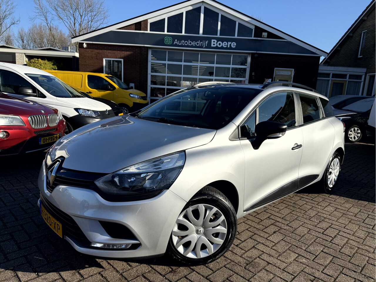 Renault Clio Estate - 0.9 TCe Life NL. Auto, 42012km - AutoWereld.nl