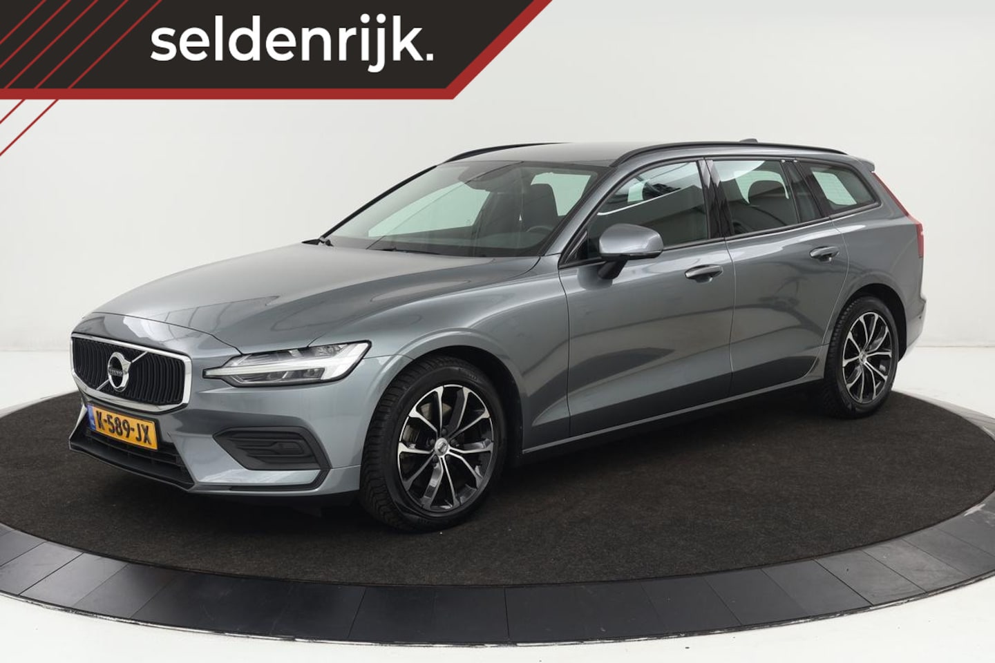 Volvo V60 - 2.0 B3 Momentum Advantage | Carplay | Camera | Full LED | Navigatie | Climate control | Cr - AutoWereld.nl