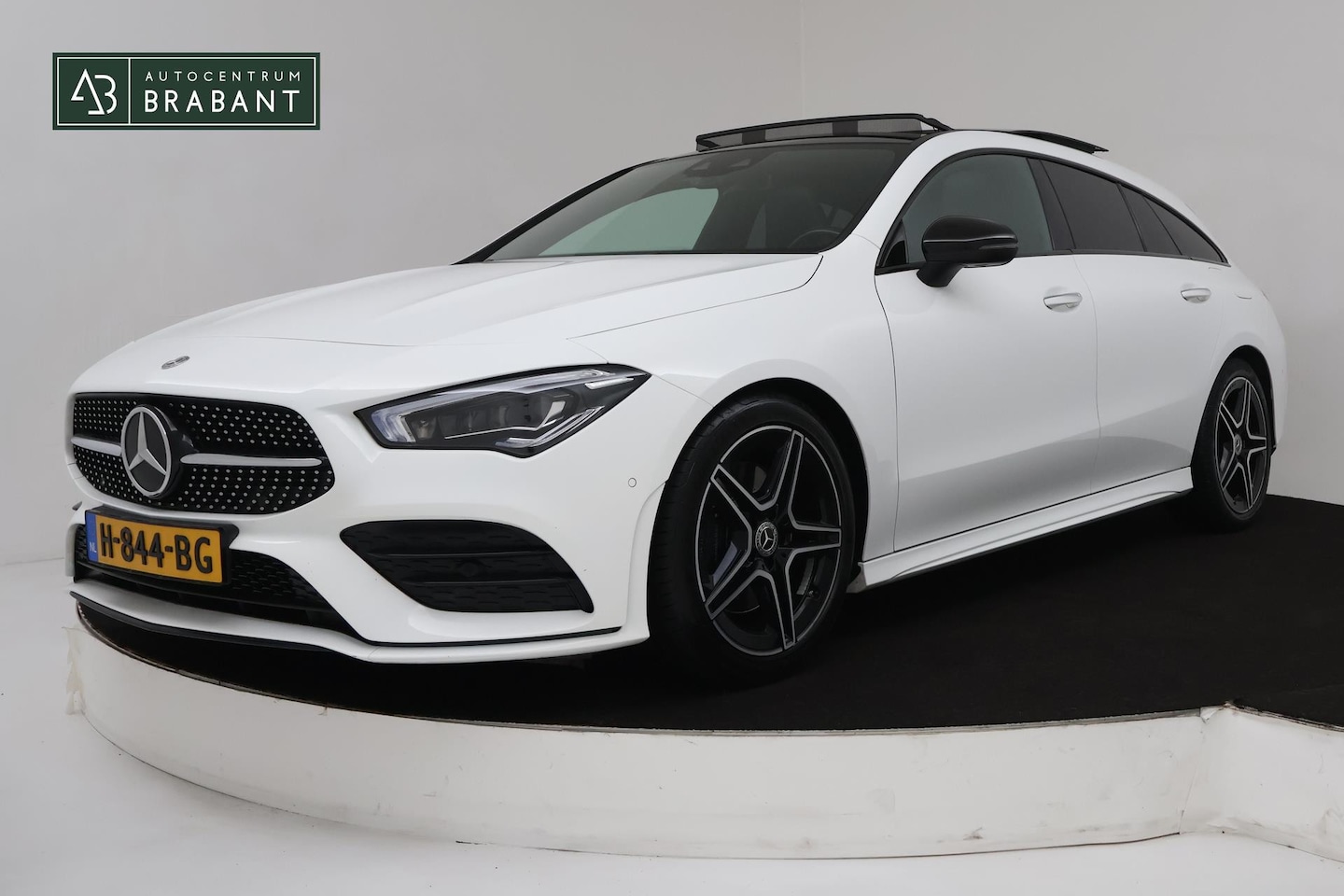 Mercedes-Benz CLA-klasse Shooting Brake - 200 Premium Plus (PANO, SFEER, ELEKTR STOELEN, STOELVERWARMING, LEER, GOED ONDERHOUDEN) - AutoWereld.nl