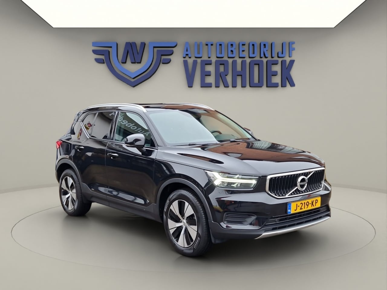 Volvo XC40 - 1.5 T3 Momentum Automaat - Carplay - NL Auto - AutoWereld.nl