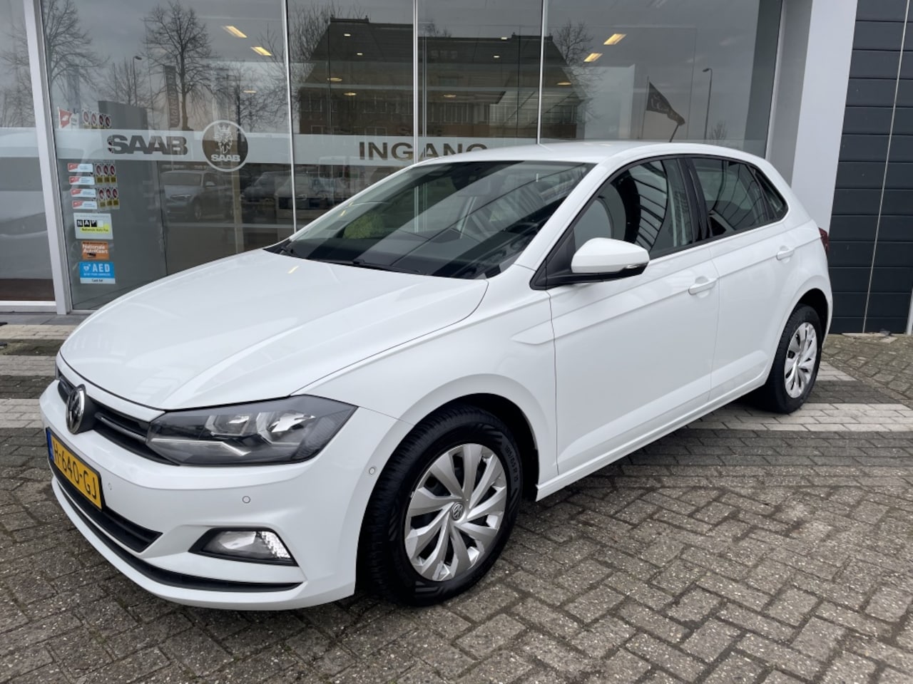 Volkswagen Polo - 1.0 TSI Comfortline Adaptive cruise Carplay Armsteun Climate - AutoWereld.nl