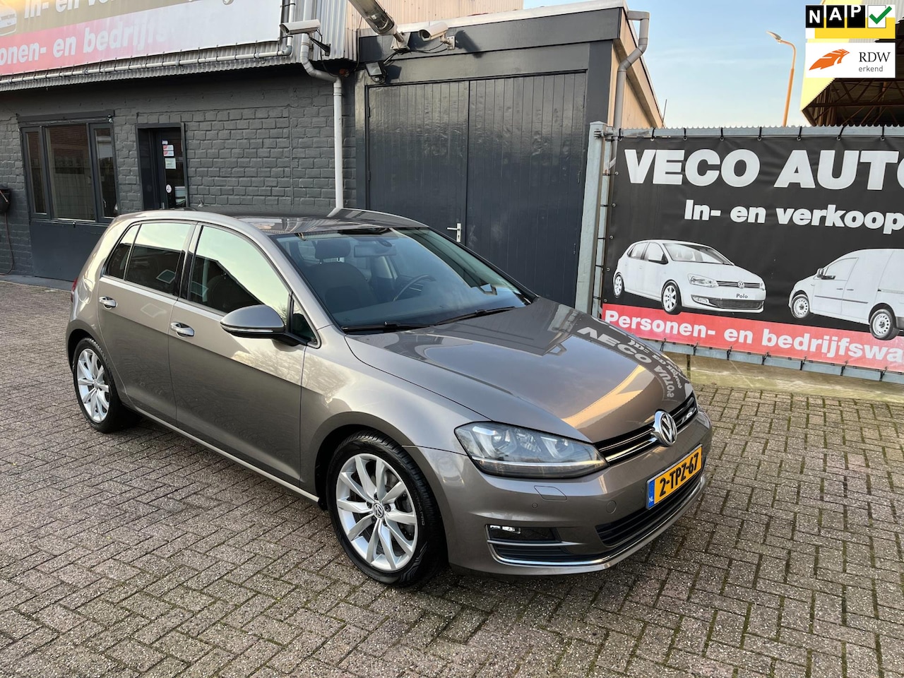 Volkswagen Golf - 1.4 TSI Highline dsg xenon navi led nieuwstaat dealer onderhouden - AutoWereld.nl