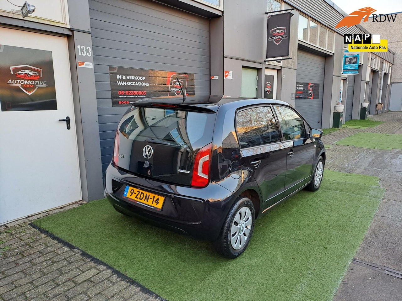 Volkswagen Up! - 1.0 move up! BlueMotion 2014 Airco Navi NAP - AutoWereld.nl