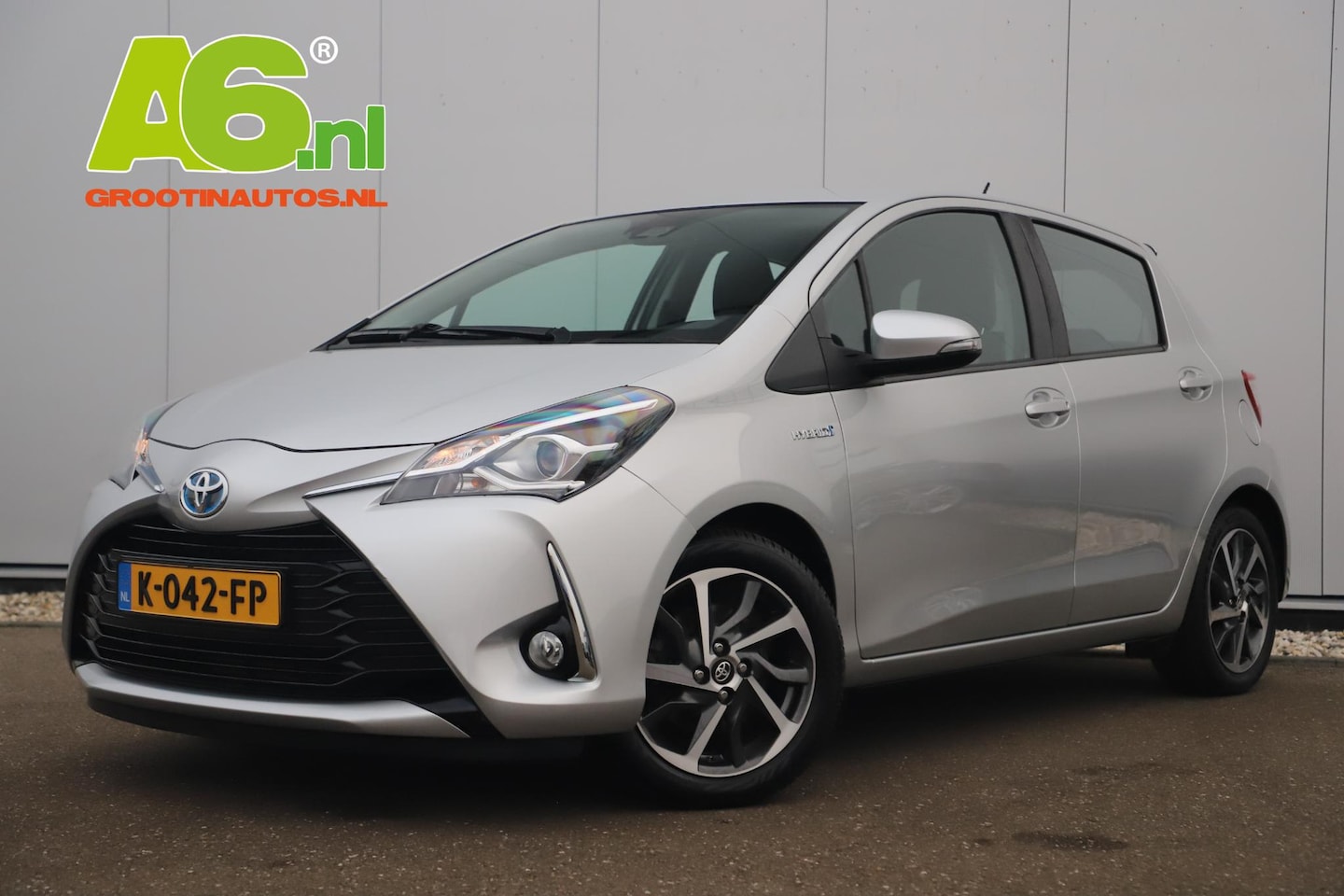 Toyota Yaris - 1.5 VVT-i Active Automaat Navigatie Achteruitrijcamera Bluetooth Clima 15 inch LMV - AutoWereld.nl