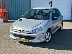 Peugeot 206 - 1.4 XT Quiksilver Airco 167DKM NAP