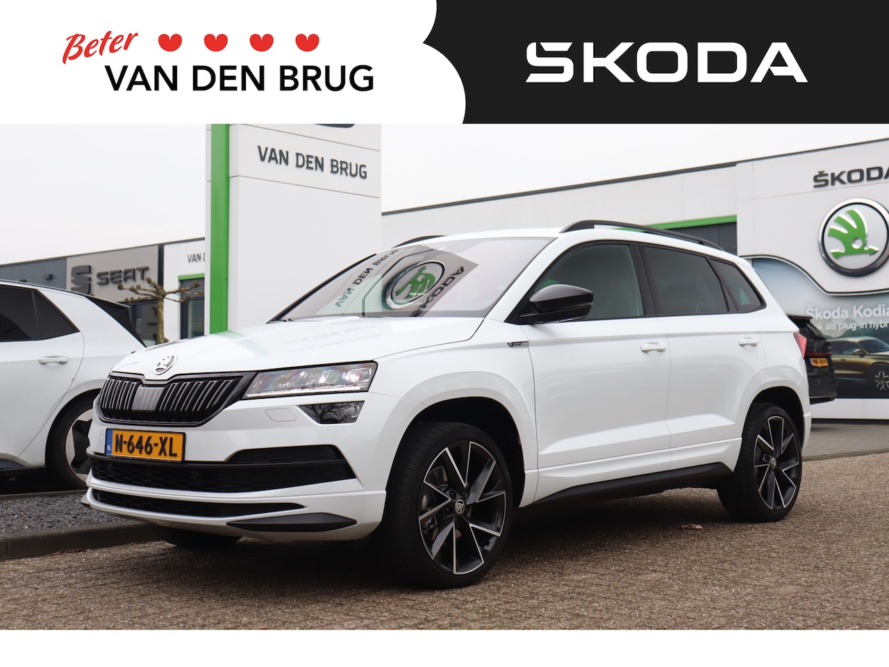 Skoda Karoq - 1.5 TSI ACT Sportline Business | Trekhaak | Panoramadak | Adaptieve cruise control | Stoel - AutoWereld.nl