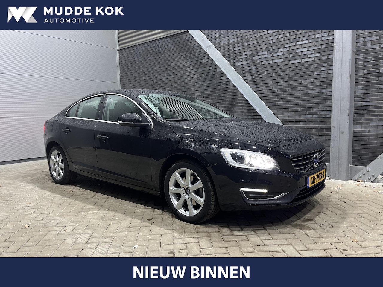 Volvo S60 - 2.0 T3 Summum | Vol-Leder | Stoelverwarming | Xenon | 17 Inch | - AutoWereld.nl