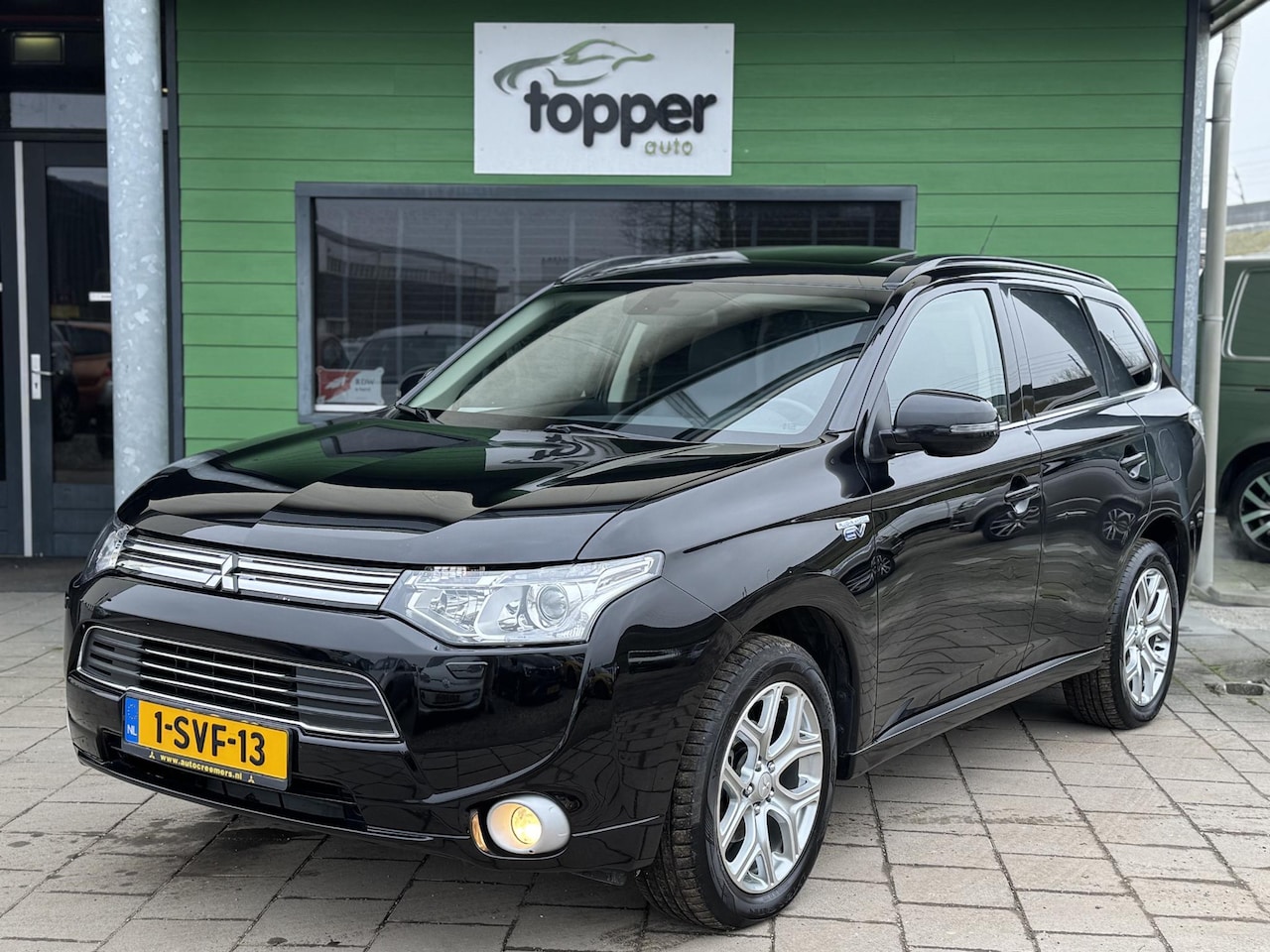 Mitsubishi Outlander - 2.0 PHEV Instyle+ | Nette Auto!| Camera | Trekhaak | - AutoWereld.nl