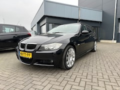 BMW 3-serie Touring - 320i High Executive Zwart. Nette auto Airco + Navigatie