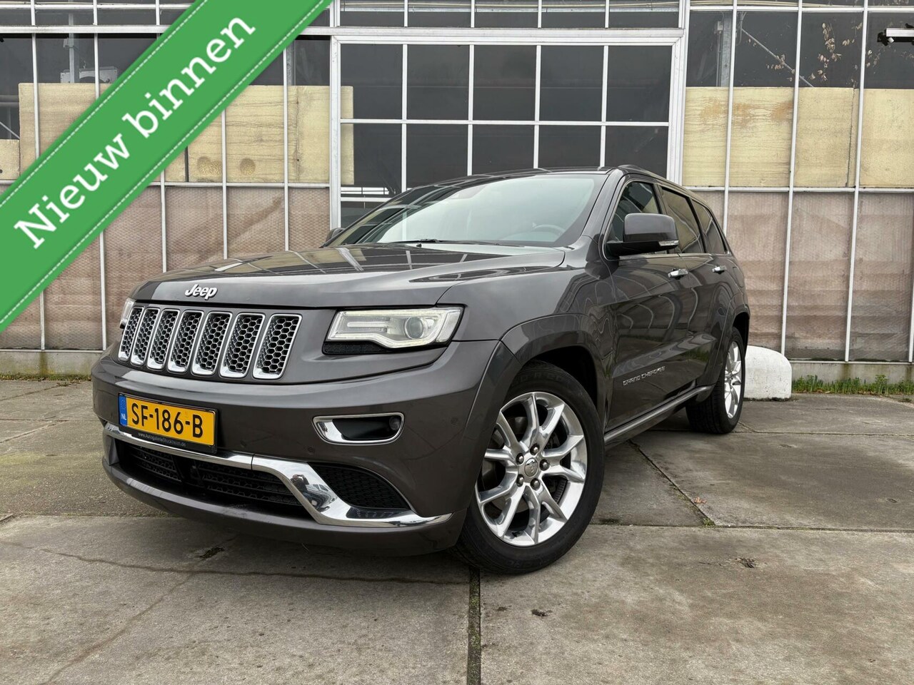 Jeep Grand Cherokee - 3.0 CRD Overland Summit | Pano | Luchtvering - AutoWereld.nl