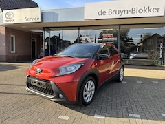 Toyota Aygo X - 1.0 VVT-i MT Pulse Bi-tone / lichtmetalen velgen / Apple Carplay / Android Auto / parkeerc