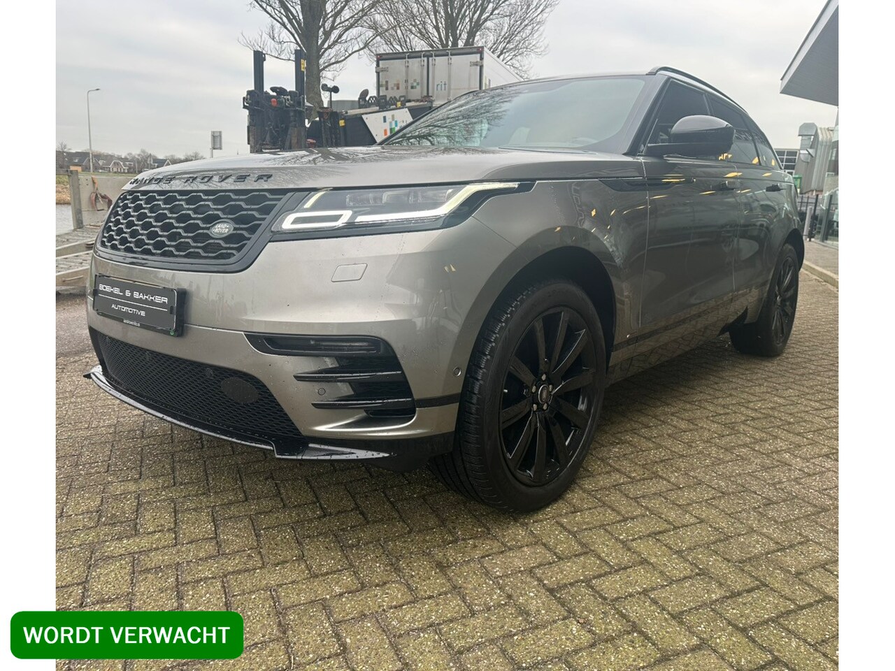 Land Rover Range Rover Velar - 2.0 P300 Turbo AWD R-Dynamic SE - Panodak - 21inch - Meridian - AutoWereld.nl