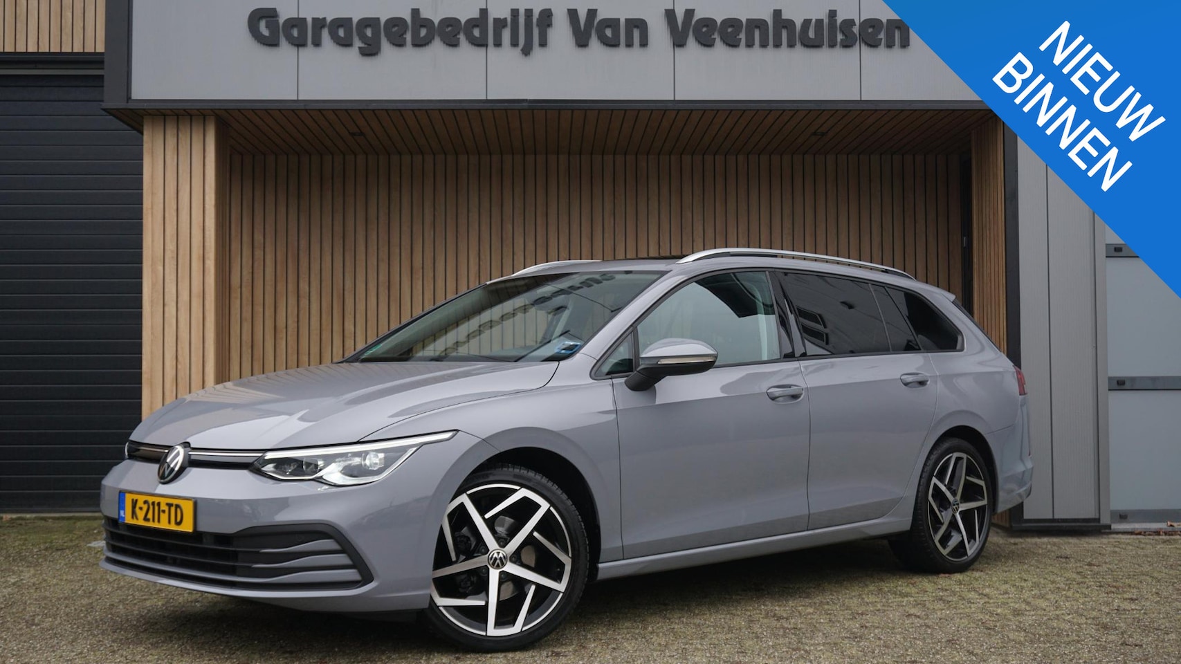 Volkswagen Golf Variant - 1.0 eTSI 111pk DSG Life Pano.Dak IQ Light 18inch LM Virtual Cockpit Afn-Trekhaak *Moonston - AutoWereld.nl