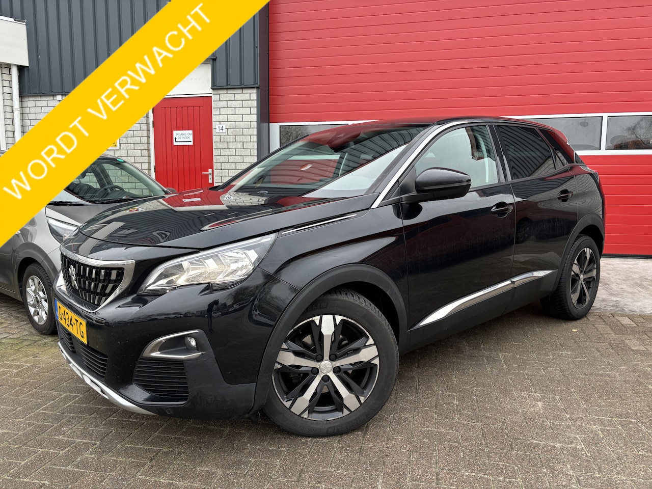 Peugeot 3008 - 1.2 PureTech Blue Lease Executive AUTOMAAT / TREKHAAK / CARPLAY / STOELVERW / NAVI / CLIMA - AutoWereld.nl