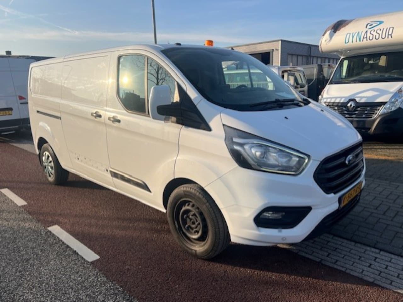 Ford Transit Custom - 340 2.0 TDCI 96KW L2H1 LANG AIRCO KLIMA NAVI EURO6 - AutoWereld.nl