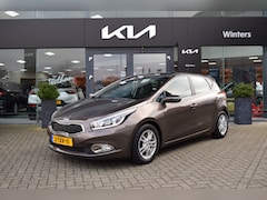 Kia Cee'd - 1.6i-16V ISG Business-Pack ECC Cr.Control+Limiter Navi+Camera BT+USB 15"LMV PDC Trekhaak D