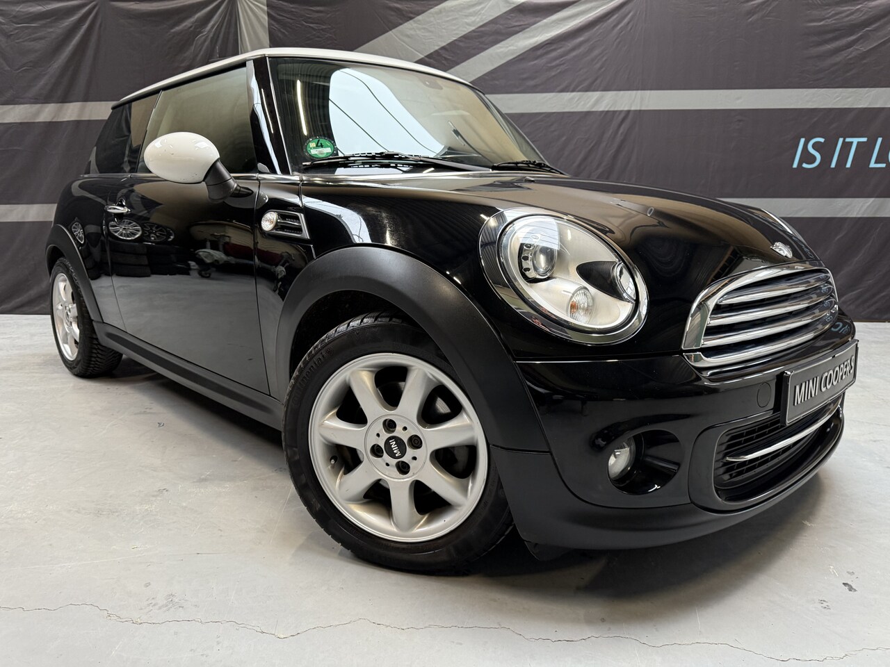 MINI Cooper - Mini 1.6 Chili. Navi, Panorama,Xenon, half leer ! Zeer mooi ! Lage km st ! - AutoWereld.nl