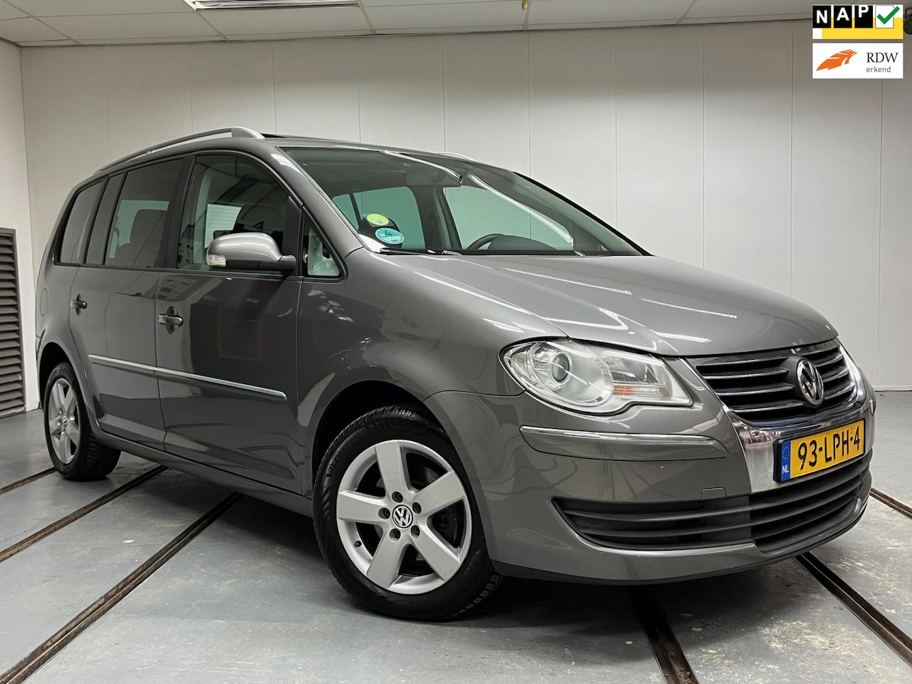 Volkswagen Touran - 1.4 TSI Comfortline 140PK Leer Schuifdak Goed onderhouden! - AutoWereld.nl