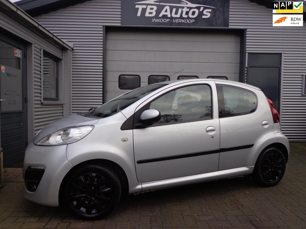 Peugeot 107 - 1.0 Active 5-DRS ! AIRCO ! - AutoWereld.nl