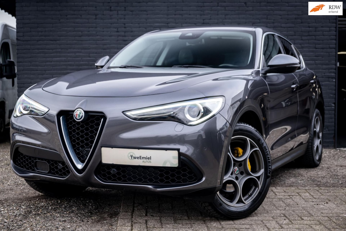 Alfa Romeo Stelvio - 2.0 T Q4 280PK First Edition | 19 inch | Camera - AutoWereld.nl