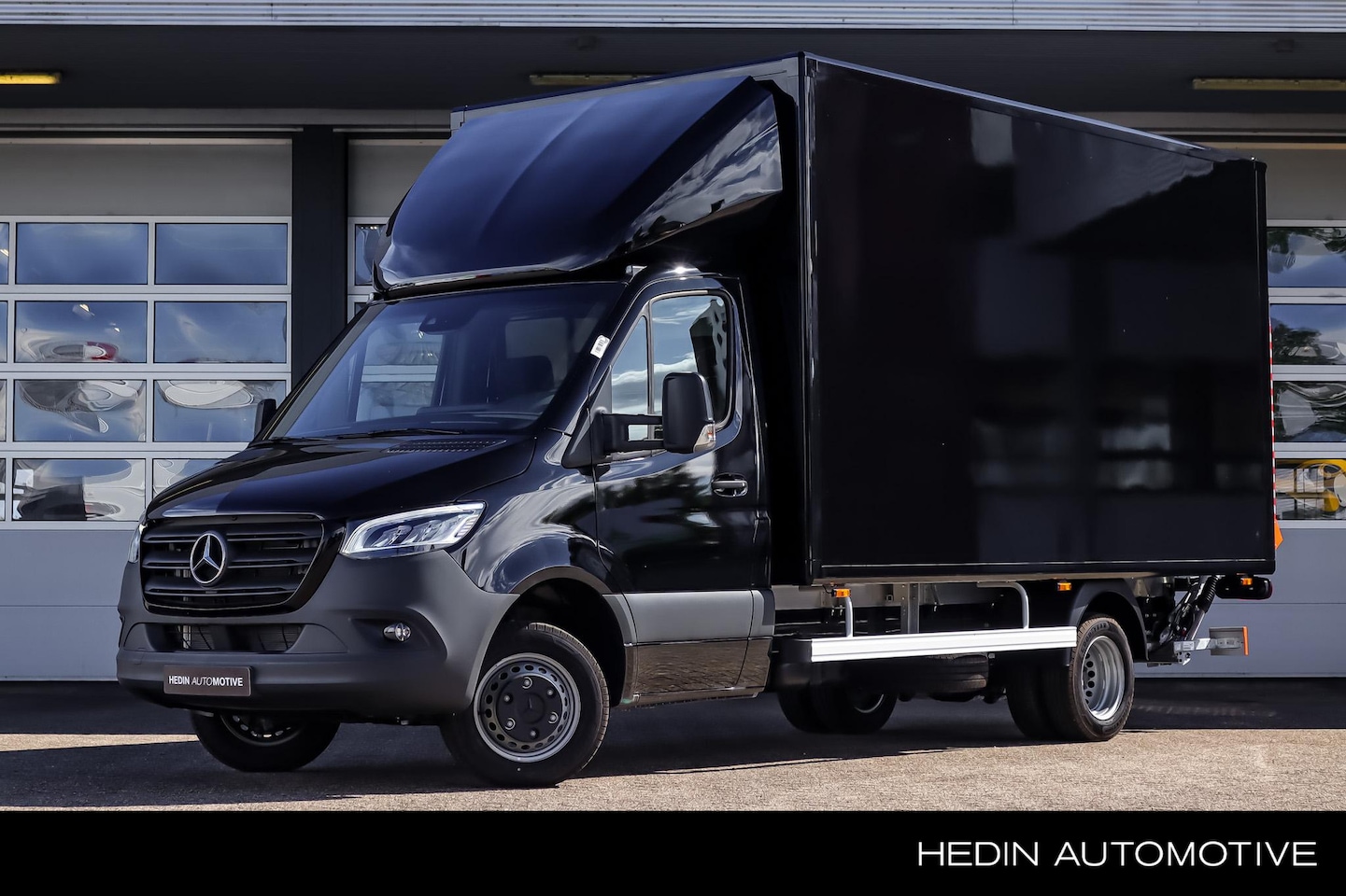 Mercedes-Benz Sprinter - 515 Automaat Bakwagen met laadklep | BPM Vrij | Audio- en Navigatiepakket | Licht- en Zich - AutoWereld.nl