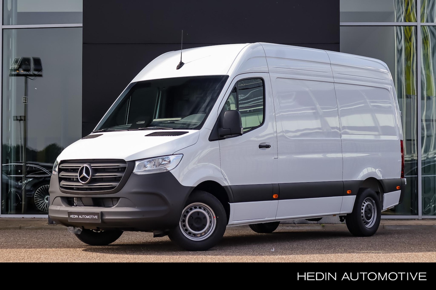 Mercedes-Benz Sprinter - 317 L2 Automaat RWD Pro | BPM Vrij | Parkeerpakket met achteruitrijcamera | Smartphone Int - AutoWereld.nl