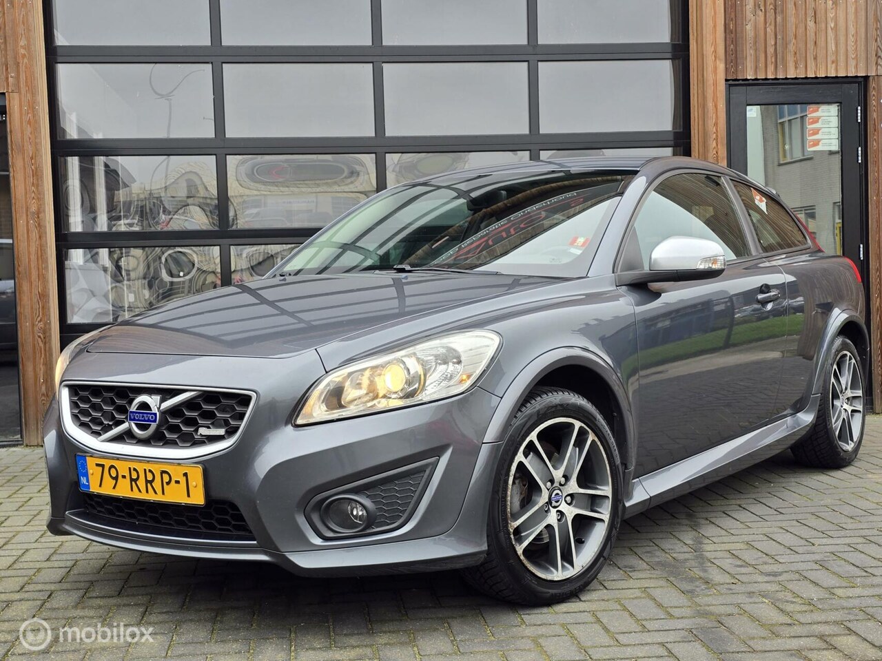 Volvo C30 - 2.0 R-EDITION R DESIGN CLIMA CRUISE 17 INCH - AutoWereld.nl