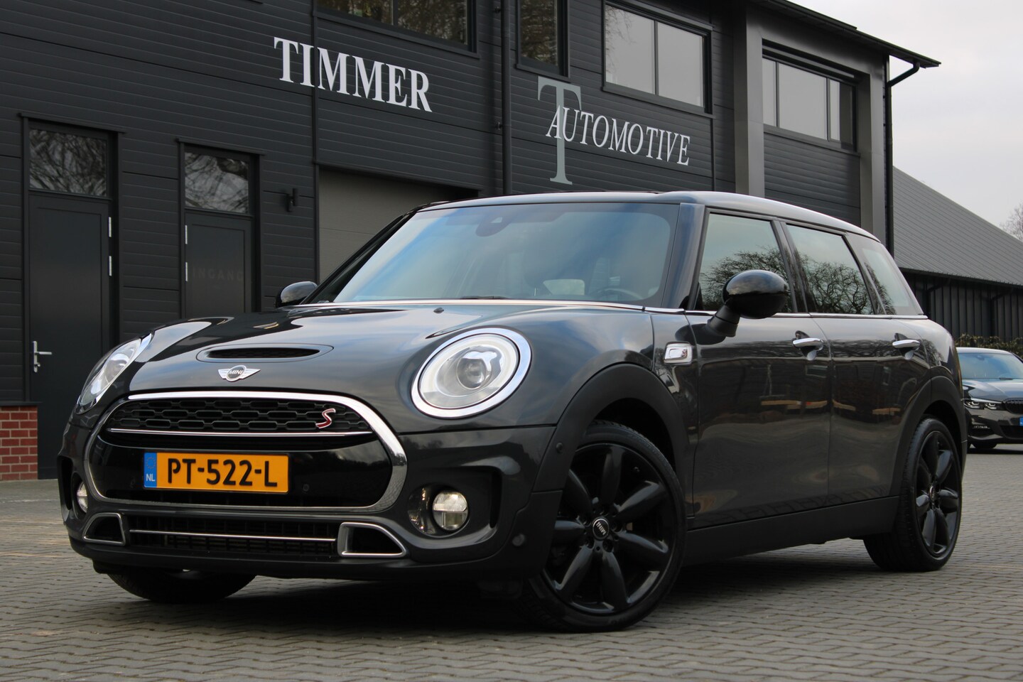 MINI Clubman - Mini 2.0 Cooper S Chili Serious Automaat, leder, Panoramadak, headup Donkergrijs / Zwart d - AutoWereld.nl