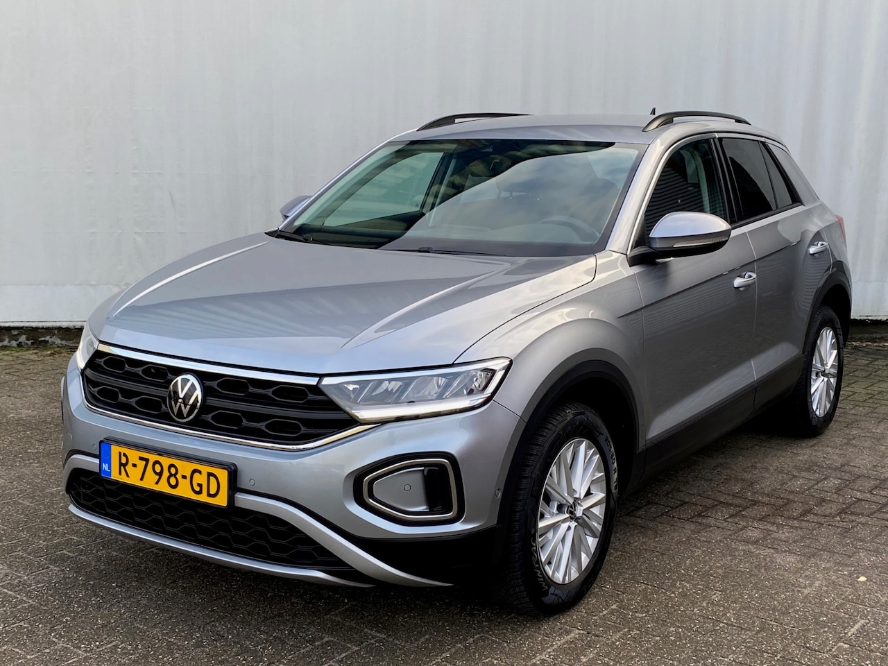 Volkswagen T-Roc - 1.5 TSI Life Business Carplay / Clima / Stoelverw - AutoWereld.nl