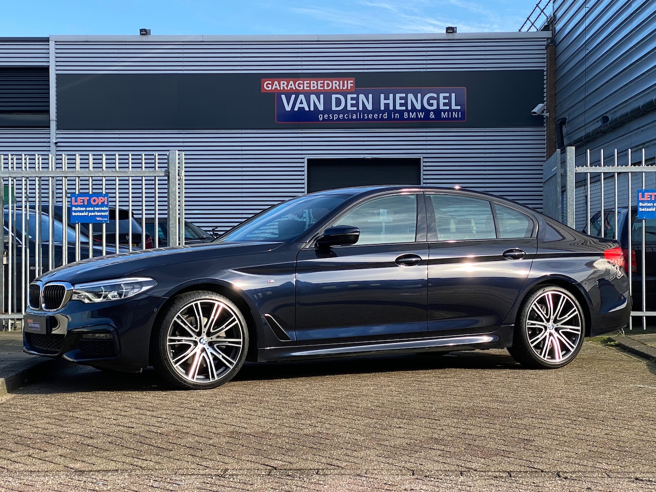 BMW 5-serie - 520i High Executive Edition M-Sportpakket - AutoWereld.nl