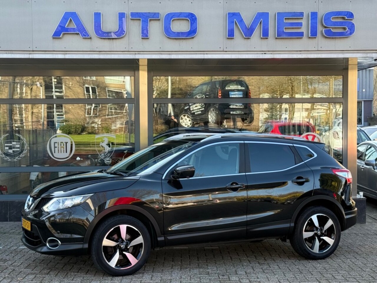 Nissan Qashqai - 1.2 Connect Edition Panoramadak Navi Clima Cruise 360 Camera - AutoWereld.nl