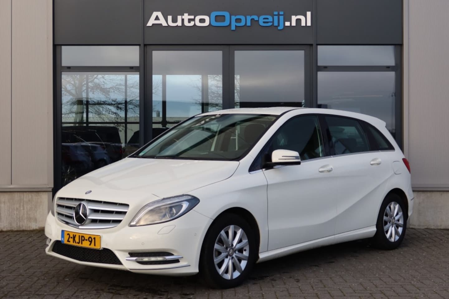 Mercedes-Benz B-klasse - 180 Ambition Airco, NAVI, PDC V+A, 1e eigenaar - AutoWereld.nl