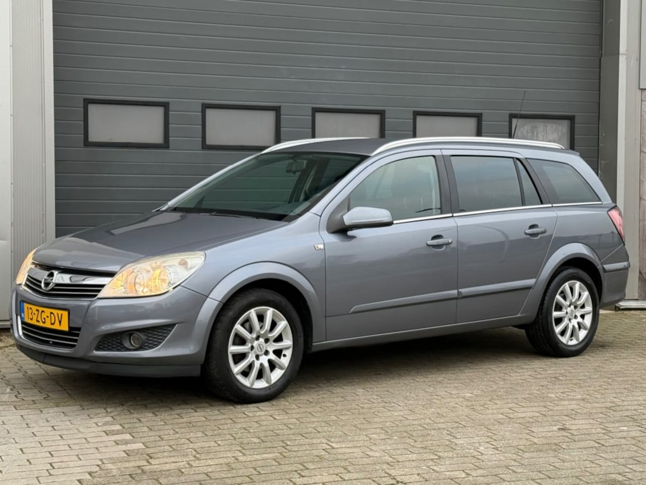 Opel Astra - 1.6 Temptation 116PK Airco Navi Cruise Trekhaak NW APK! - AutoWereld.nl