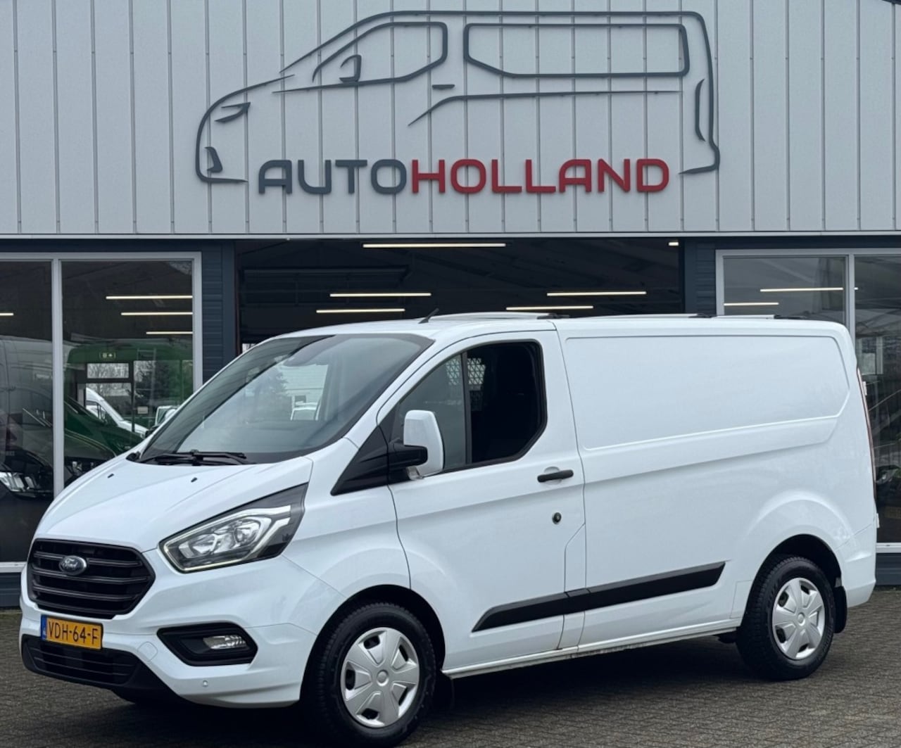 Ford Transit Custom - 2.0 TDCI 96KW 131PK AUTOMAAT EURO 6 AIRCO/ CRUISE CONTROL/ 100% - AutoWereld.nl