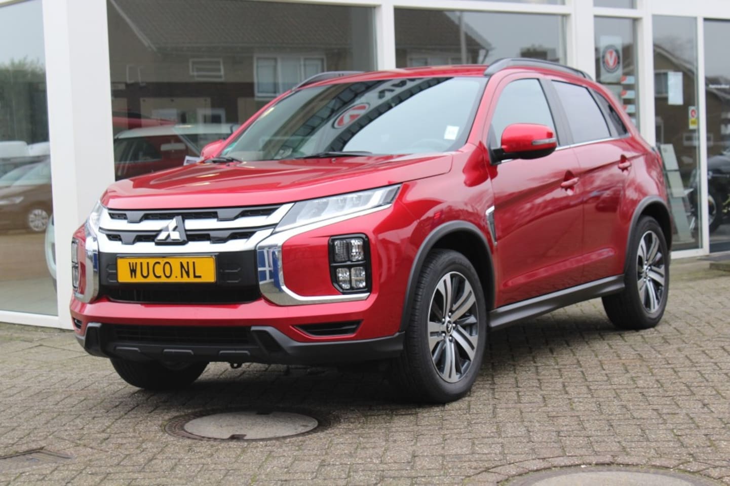 Mitsubishi ASX - 2.0 Intro+  CVT   Navigatie  Camera  Stoelverwarming  Dodehoek - AutoWereld.nl