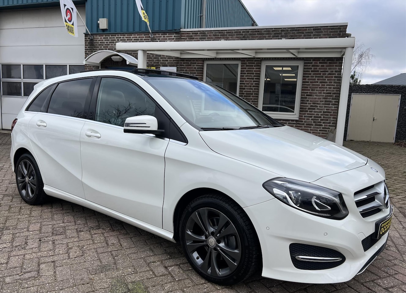 Mercedes-Benz B-klasse - B200 156PK 7G-AUT, Pano, Trekhaak, NW Banden - AutoWereld.nl