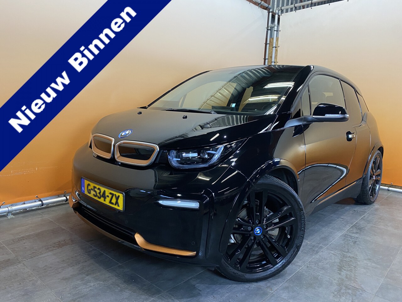 BMW i3 - S 120Ah 42 kWh RoadStyle Edition leren bekleding lichtmetalen wielen - AutoWereld.nl