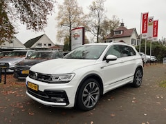 Volkswagen Tiguan - 1.5 TSI R-LINE AUTOMAAT 150PK / PANODAK / DIGI COCKPIT / TREKHAA