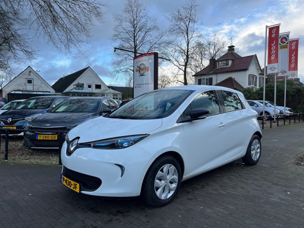 Renault Zoe - R90 LIFE 41 KWH (EX ACCU) / CRUISE CTR / AIRCO / RADIO-CD - AutoWereld.nl