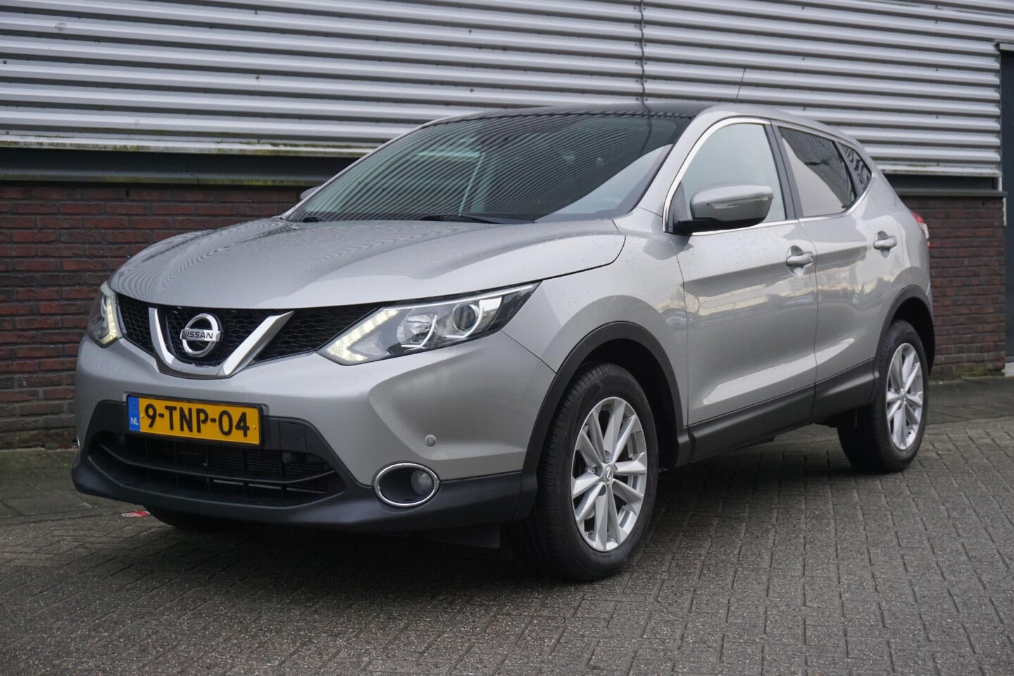 Nissan Qashqai - 1.2 115PK Connect Edition Panodak/Rijklaar met nieuwe APK. - AutoWereld.nl