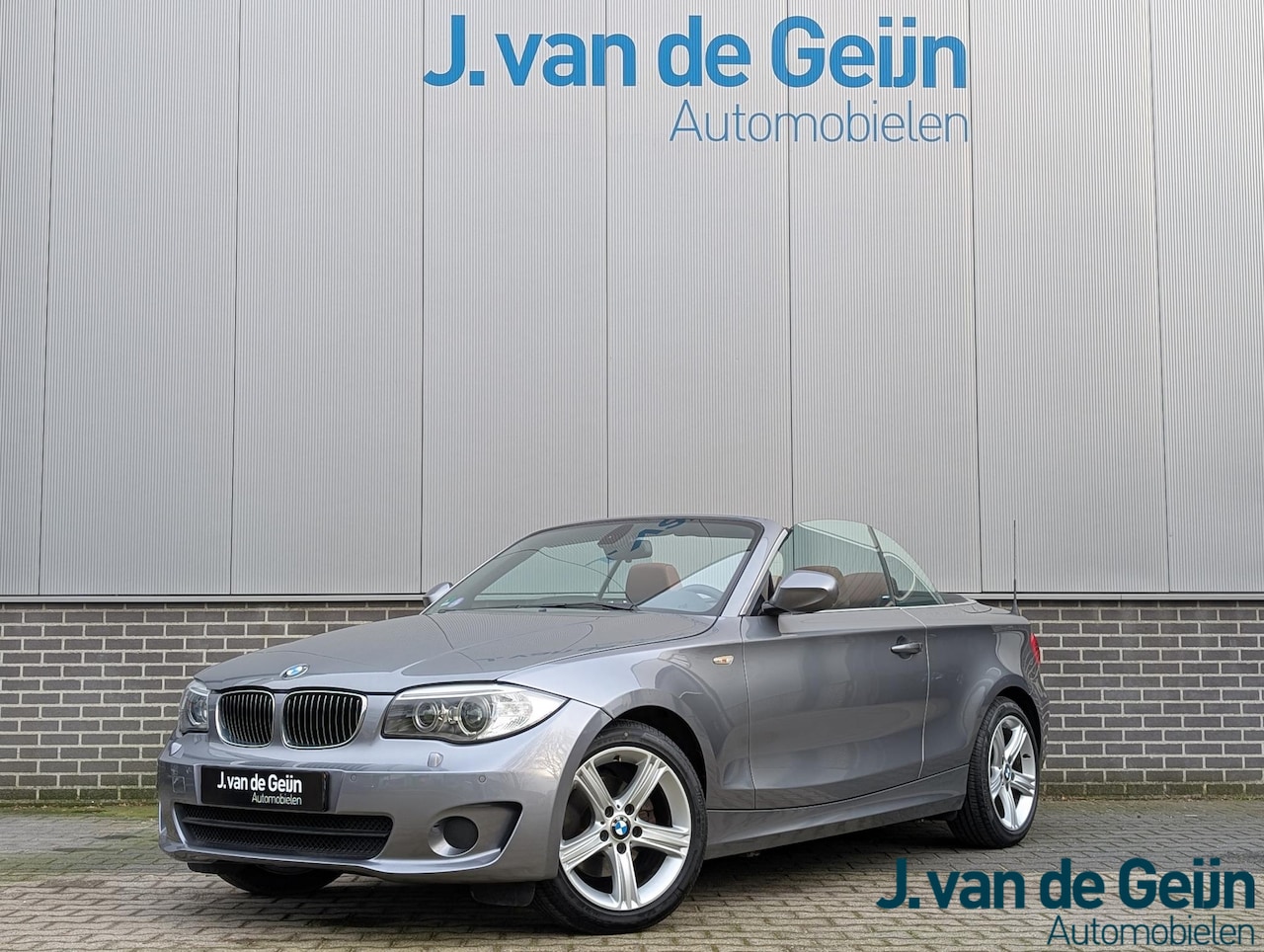 BMW 1-serie Cabrio - 125i High Executive | Sportstoelen | Xenon | Afn Trekhaak | Navi Prof | Org NL auto - AutoWereld.nl