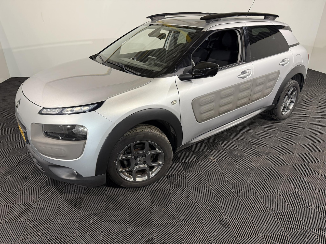 Citroën C4 Cactus - 1.2 PureTech Shine 1.2 PureTech Shine - AutoWereld.nl