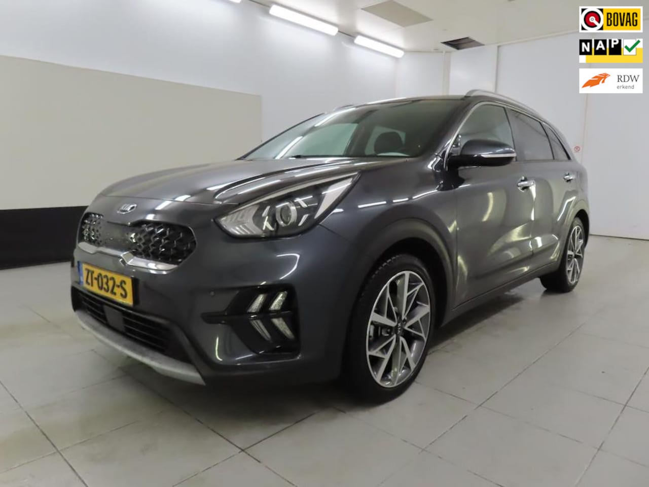 Kia Niro - 1.6 GDi Hybrid DynamicPlusLine+Leder+breed-Navigatie+Camera+stuur&stoel-verw+18"lmv = 3900 - AutoWereld.nl