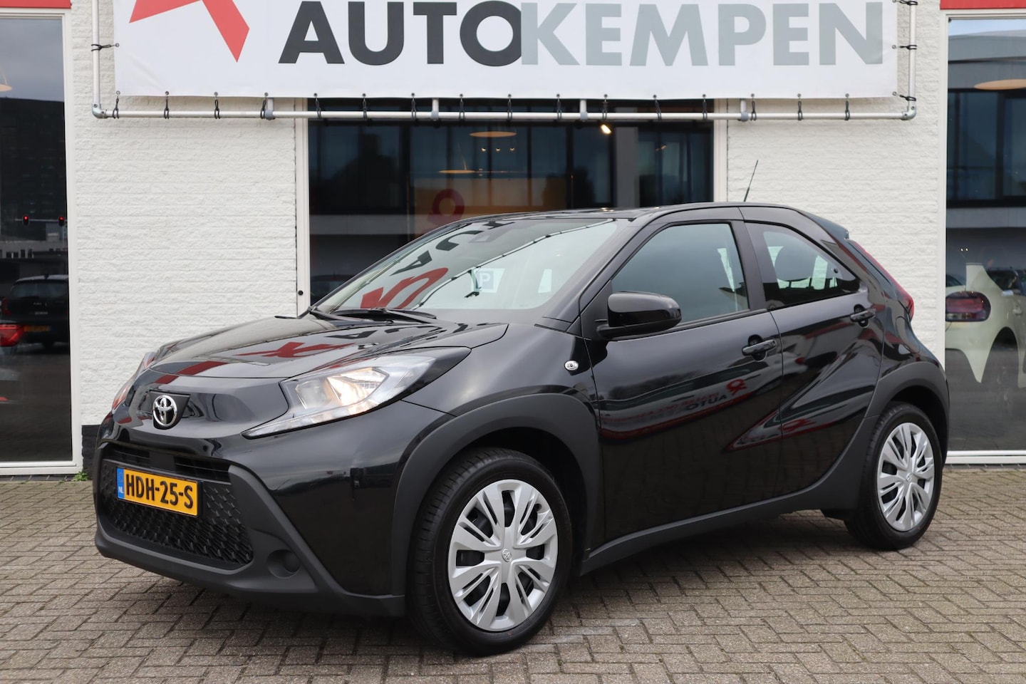 Toyota Aygo X - 1.0 VVT-i S-CVT PLAY AUTOMAAT|APPLE|ADAPTIVE CRUISE|CAMERA - AutoWereld.nl