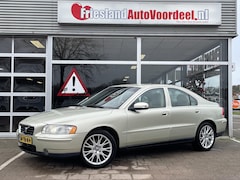 Volvo S60 - 2.0T Summum /Automaat/vol leder/Cruise/Trekhaak afn/stoelverwarming/