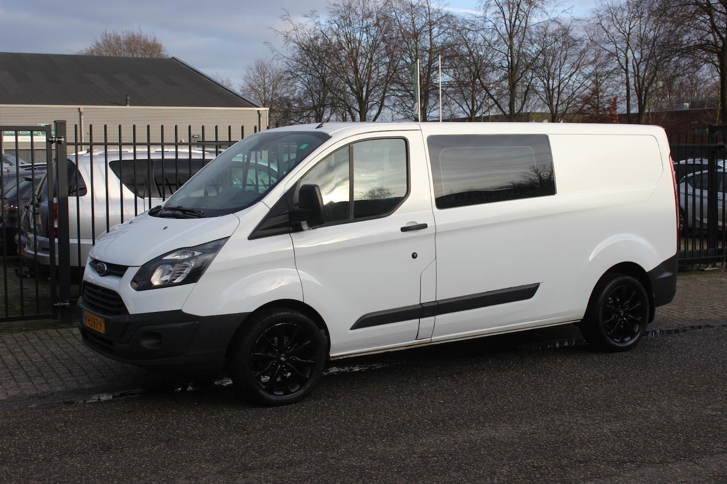 Ford Transit Custom - Dubbel Cabine 6 pers. TDCI L2H1 Ambiente DC - AutoWereld.nl