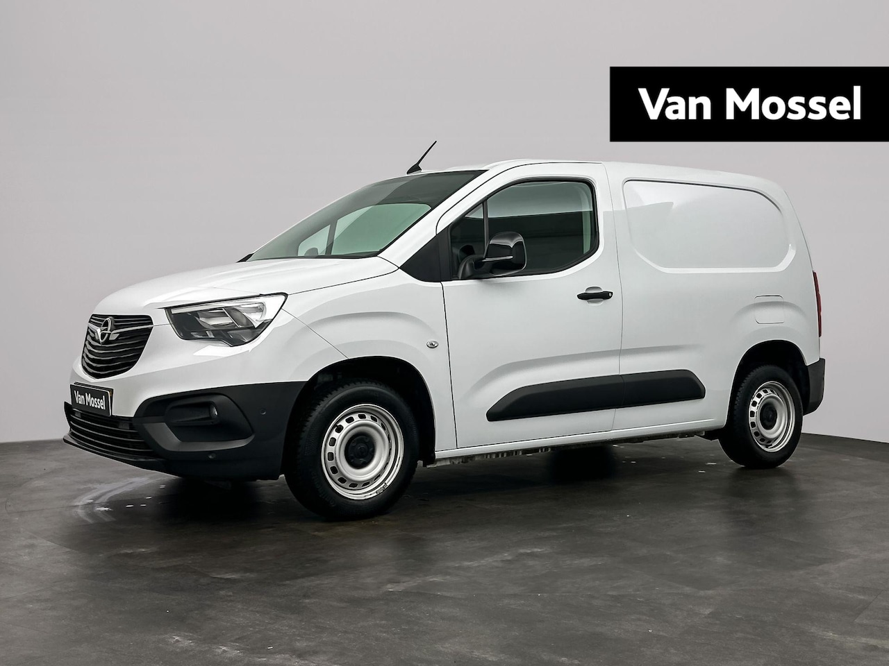 Opel Combo - 1.2 Turbo L1 Standaard | Benzine! | Airco | Camera | Parkeersensoren - AutoWereld.nl