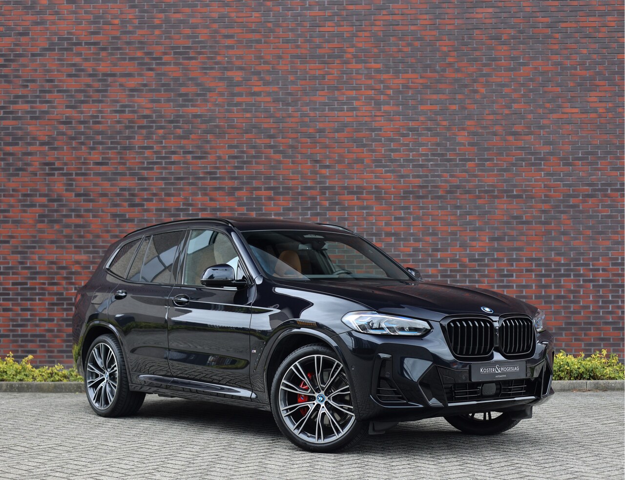 BMW X3 - 30e xDrive *M Sportstoelen*Pano*HUD*Trekhaak* - AutoWereld.nl