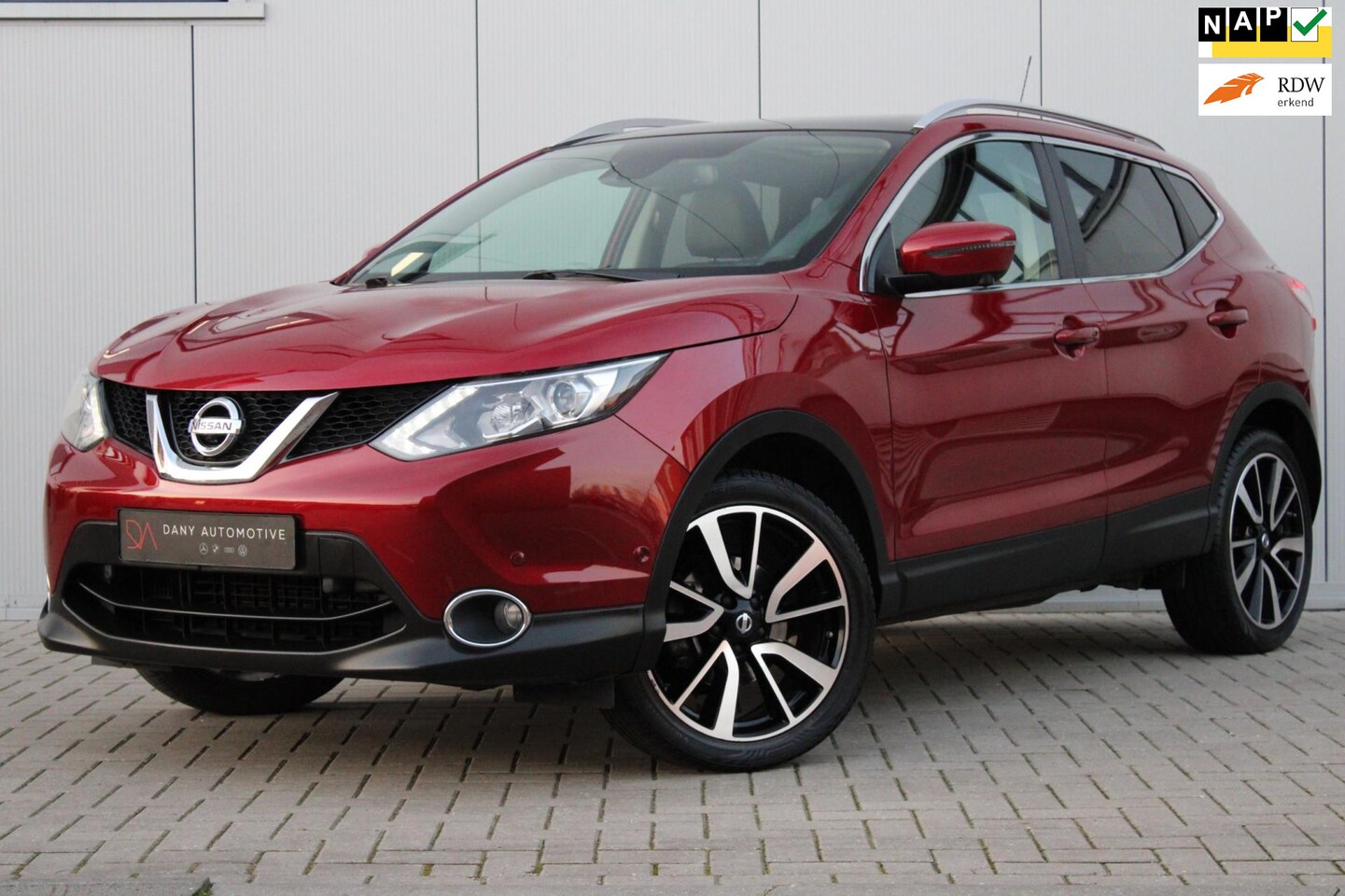 Nissan Qashqai - 1.6 Tekna LEDER I PANO I CARPLAY I KEYLESS I TREKHAAK I 360 CAM I - AutoWereld.nl