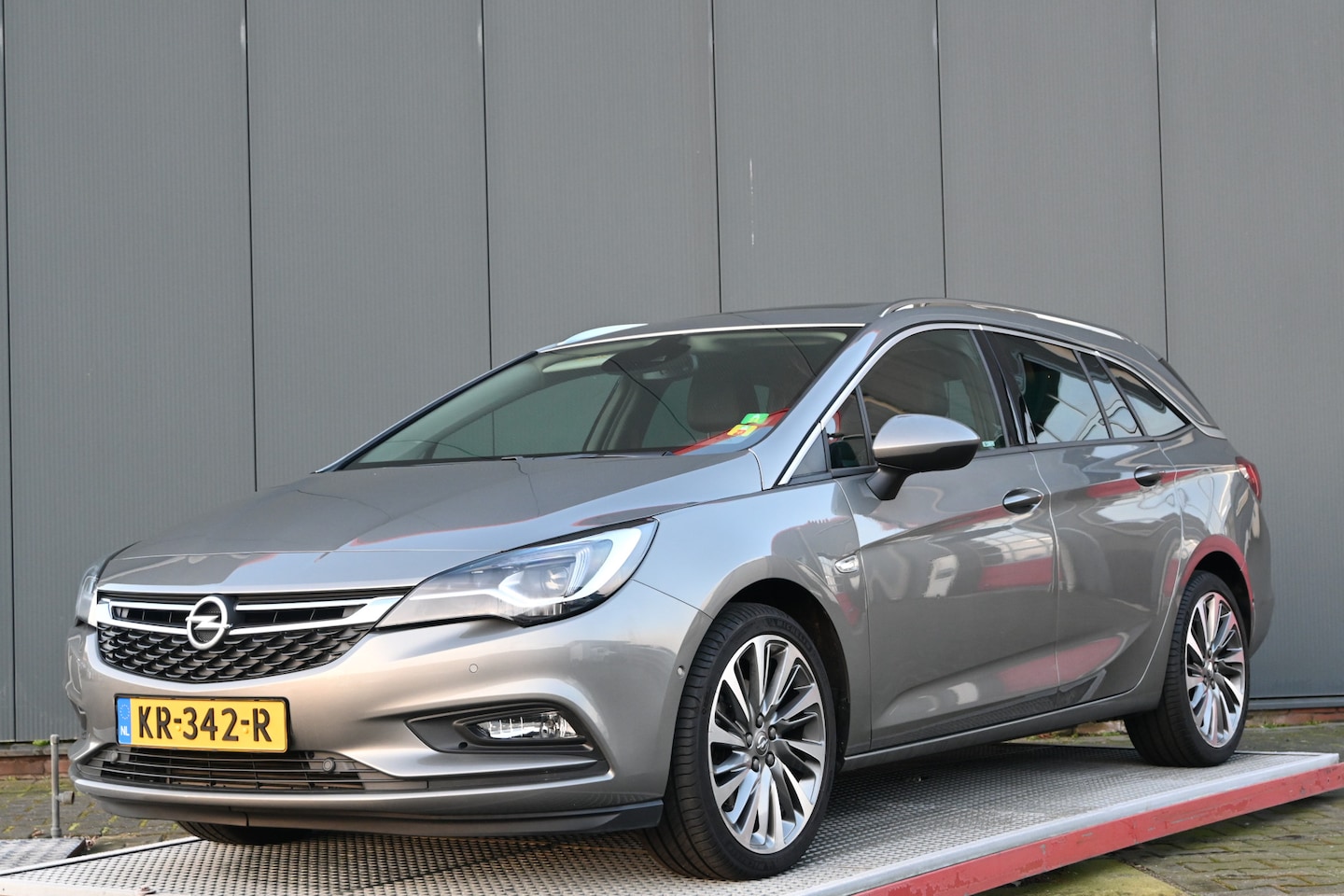 Opel Astra Sports Tourer - 1.6 Innovation trekhaak - AutoWereld.nl